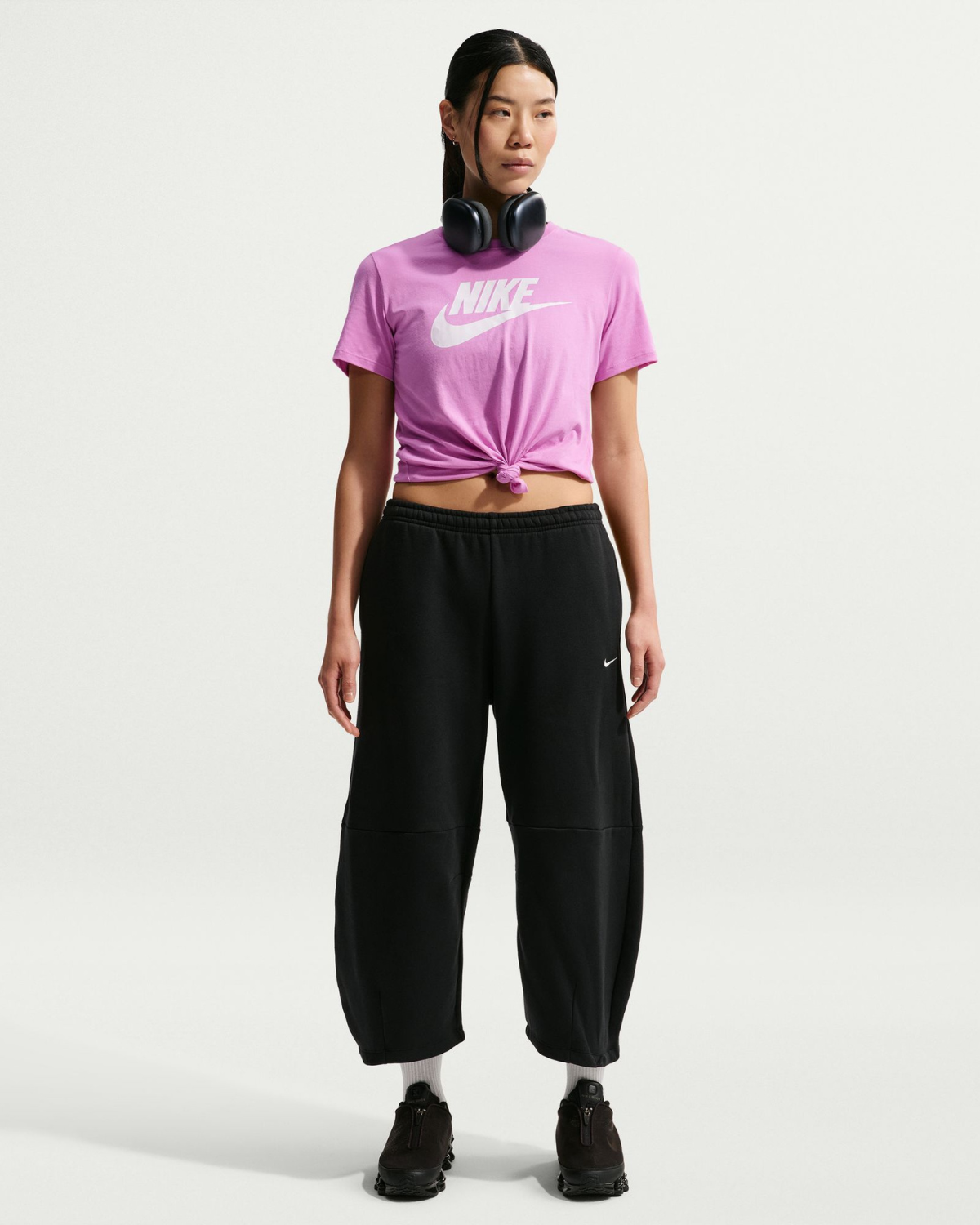 W NSW TEE ESSNTL ICN FTRA