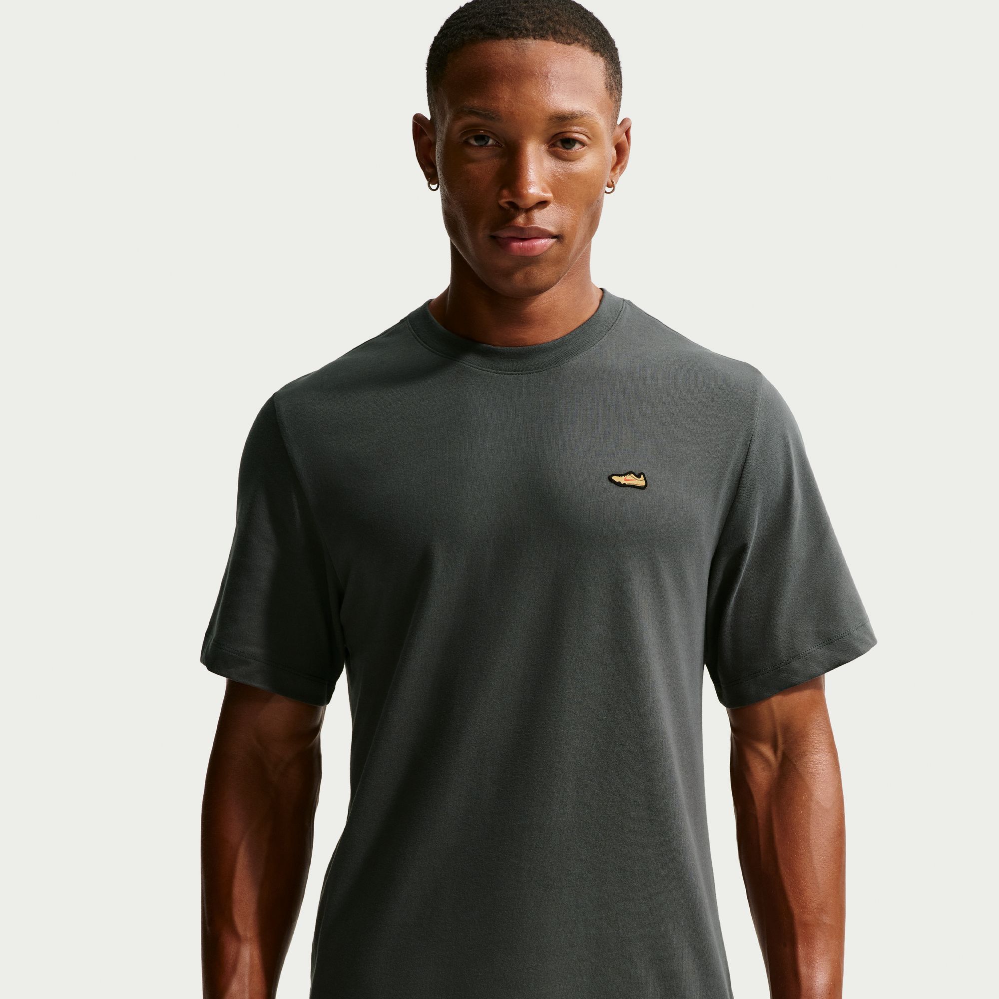 M NK DF TEE STD RETRO RUN NRG