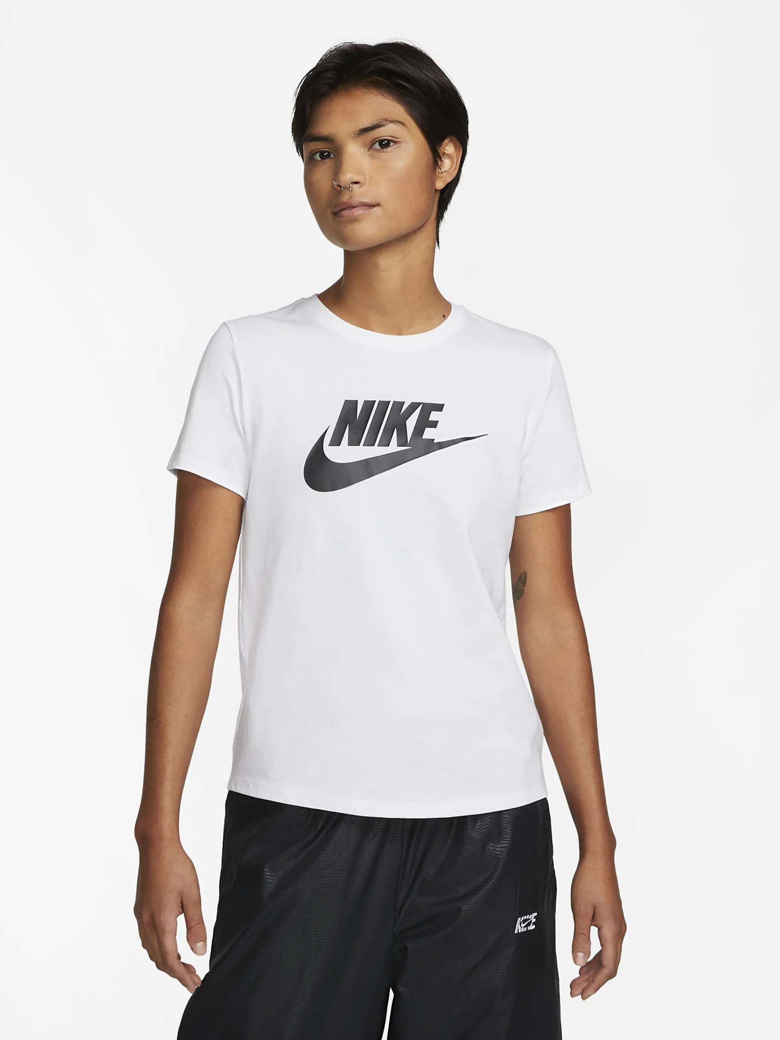 W NSW TEE ESSNTL ICN FTRA